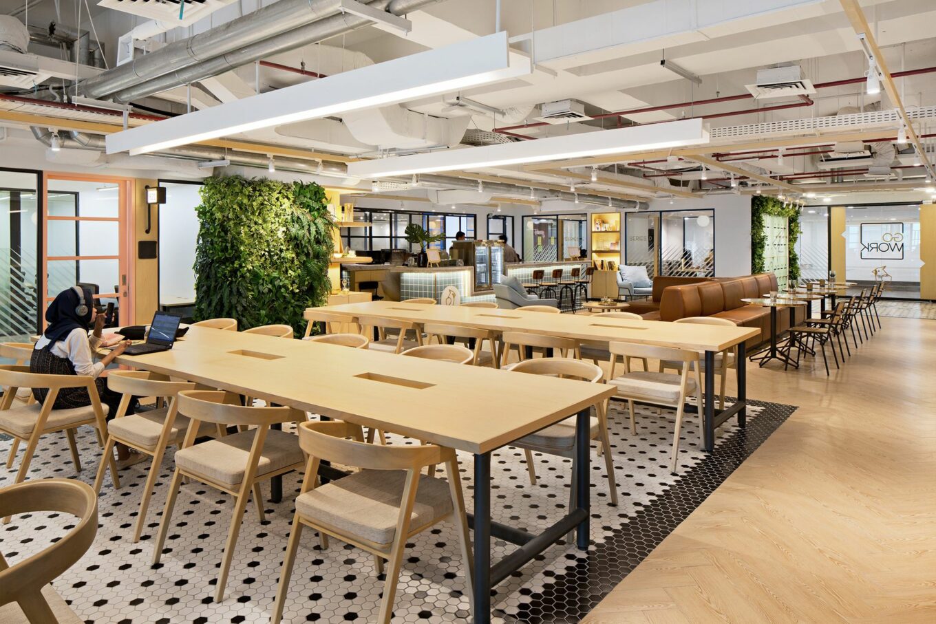 So Sánh Giữa Văn Phòng Truyền Thống Và Co-Working Space So Sánh Giữa Văn Phòng Truyền Thống Và Co-Working Space